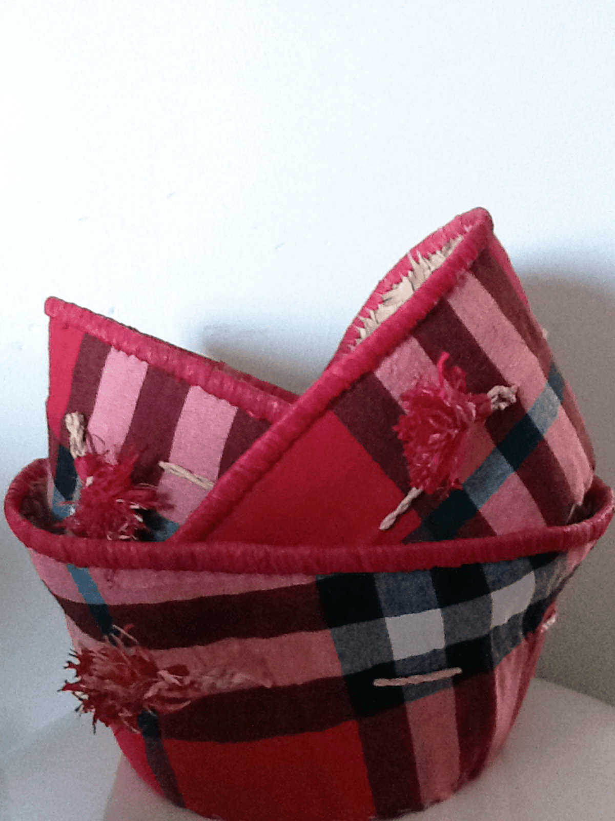 Fuchsia Raffia baskets (Set of 3) - SisiMuj